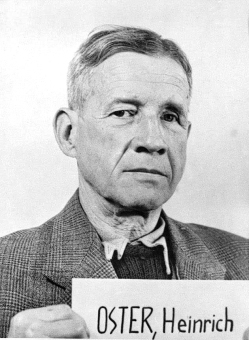 Heinrich Oster. Fotoaufnahme aus der National Archives Collection of World War II War Crimes Records vom Nürnberger Prozess gegen I.G. Farben'© National Archives, Washington, DC