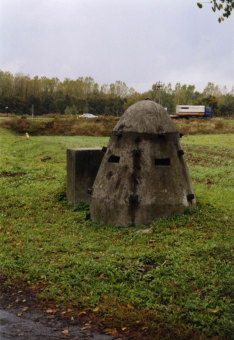 Guard bunker, Monowice, 2003'© Stefanie Plappert