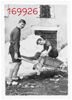 Josef Sprung mit seinem Cousin Sylver Henenberg, La Llagonne, 1943'© Fritz Bauer Institut