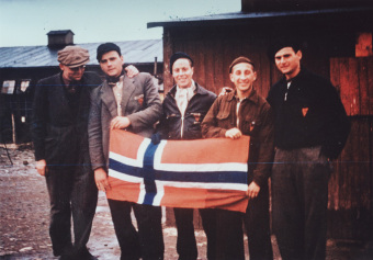 Die befreiten norwegischen Häftlinge in Buchenwald, 1945; v.l.n.r.: Leo Eitinger, Assor Hirsch, Samuel Steinmann, Julius Paltiel, Pelle Hirsch'© Julius Paltiel