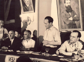 Norbert Wollheim (rechts) auf dem 2. Kongress des Zentralkomitees der befreiten Juden in der Britischen Zone, Bad Harzburg, Juli 1947'© United States Holocaust Memorial Museum (Wollheim-Nachlass)