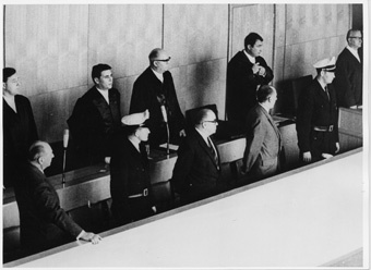 Anklagebank im 2. Frankfurter Auschwitz-Prozess, 1965/66'© Fritz Bauer Institut
